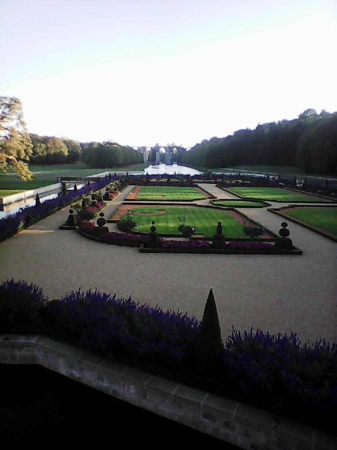 Chambres D'Hotes Gobillon Maintenon Exterior foto